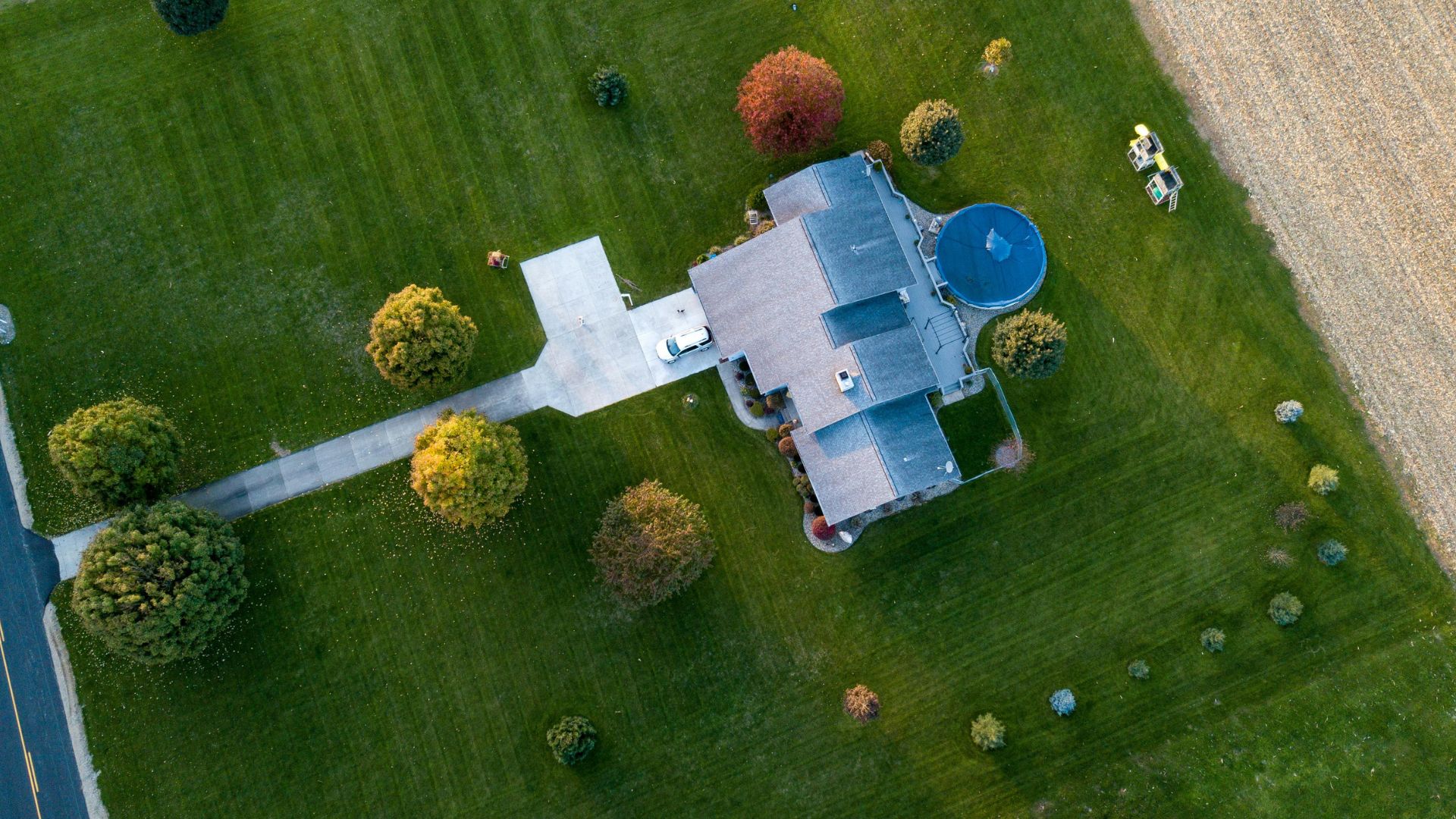 Bario Lodge-Style Architecture in Dallas
